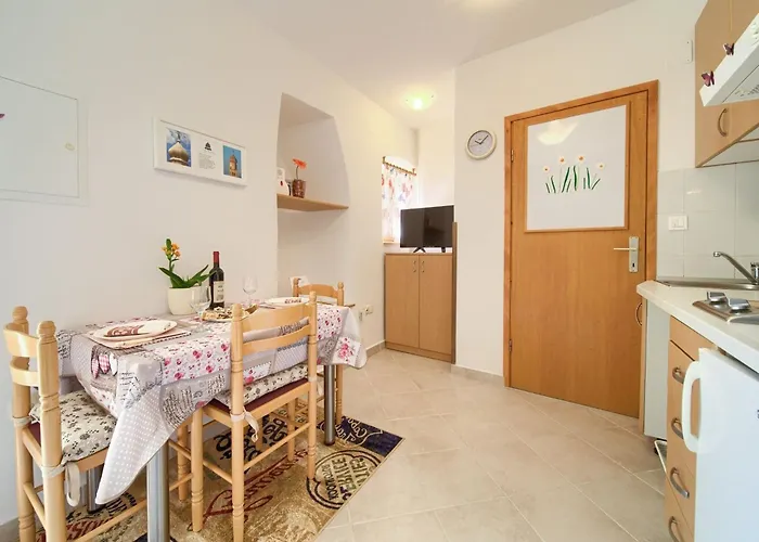 Chic And Charming Krk Downtown Apartament *