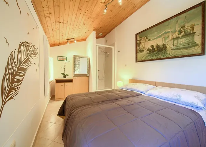 Chic And Charming Krk Downtown Apartament