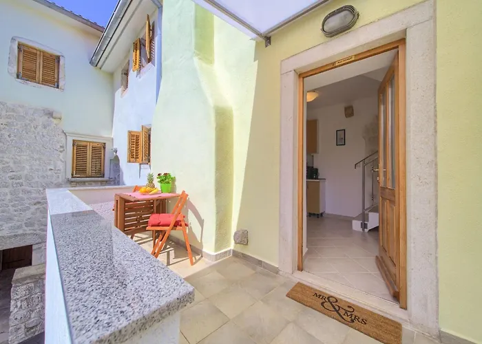 Chic And Charming Krk Downtown Apartament Krk Town