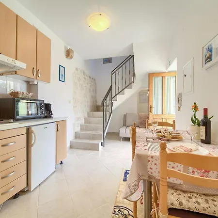 Lägenhet Chic And Charming Krk Downtown