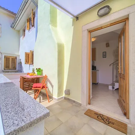 Chic And Charming Krk Downtown Lägenhet Krk Town