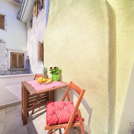 Lägenhet Chic And Charming Krk Downtown